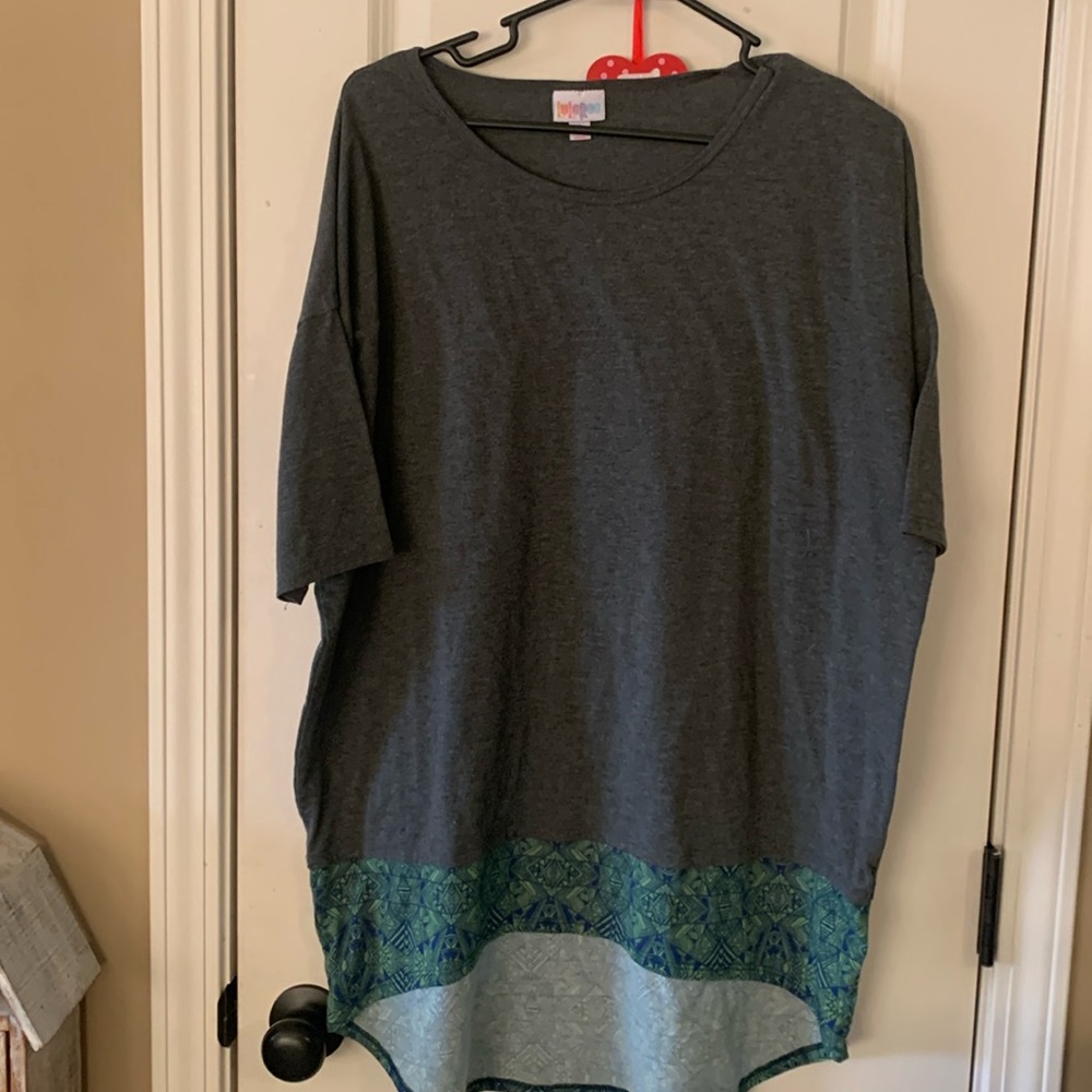 Lularoe size small women’s top